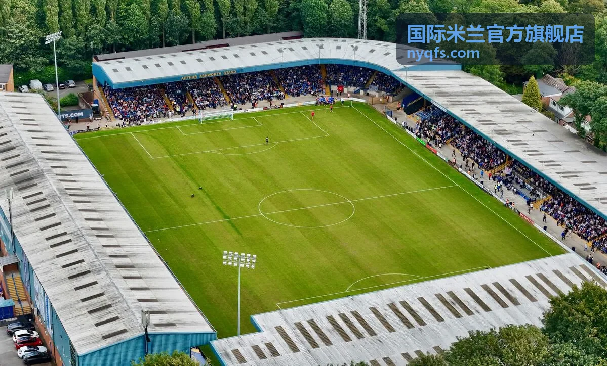 更衣室风格围巾与球衣同格收藏的蓝黑角落